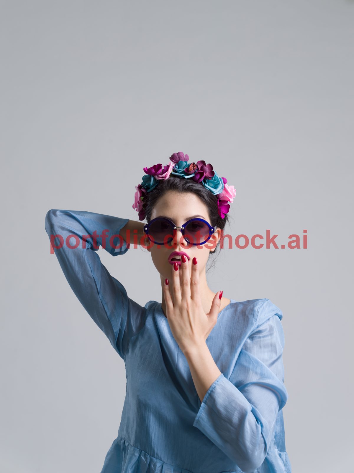 mp21475924-woman-posing-in-fashionable-clothes-and-sunglasses.jpg